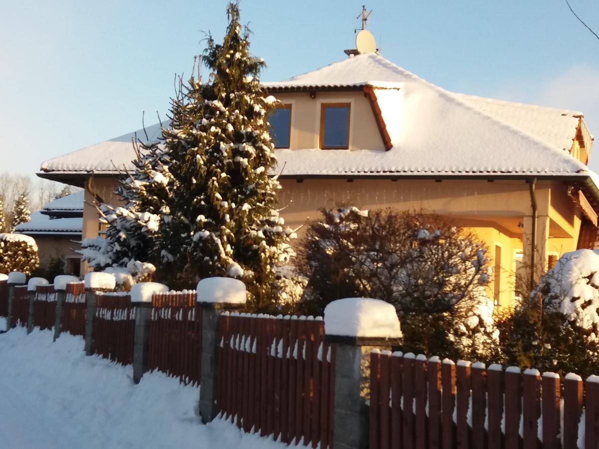 Villa Holiday Karlovy Vary Exterior foto